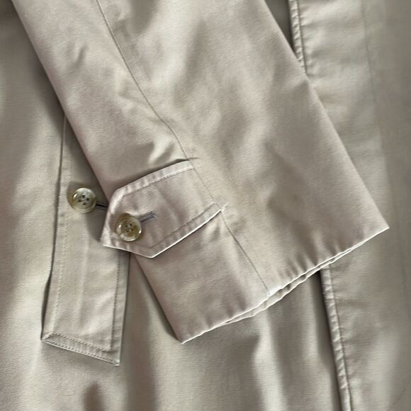 Burberry Men’s Lined Trench Coat - Picture 9 of 11
